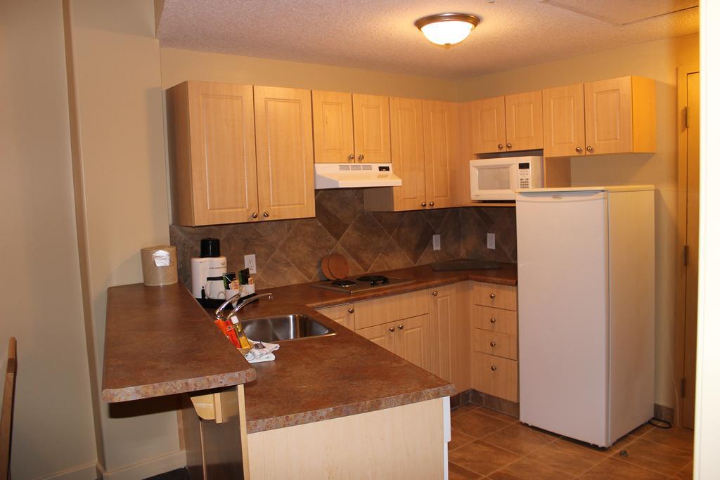 Clearwater Hotel Ltd Fort Mcmurray Bagian luar foto