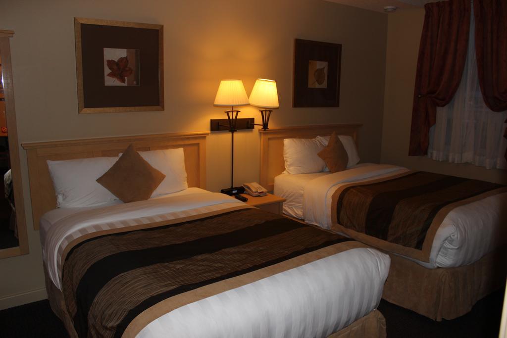 Clearwater Hotel Ltd Fort Mcmurray Bagian luar foto