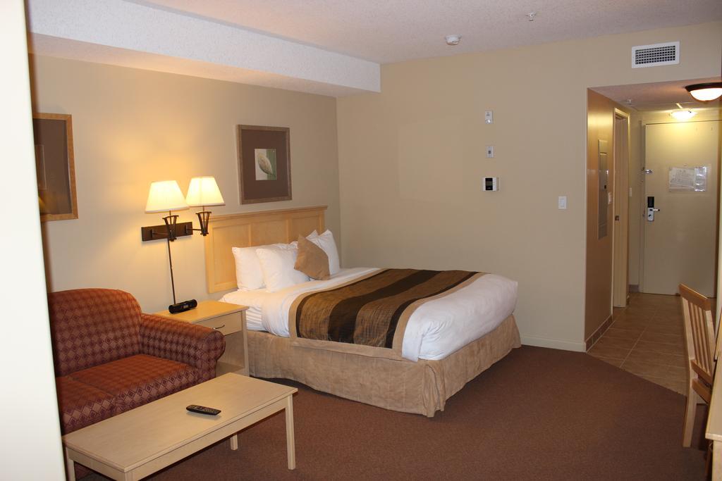 Clearwater Hotel Ltd Fort Mcmurray Bagian luar foto