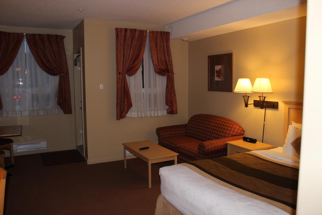 Clearwater Hotel Ltd Fort Mcmurray Bagian luar foto