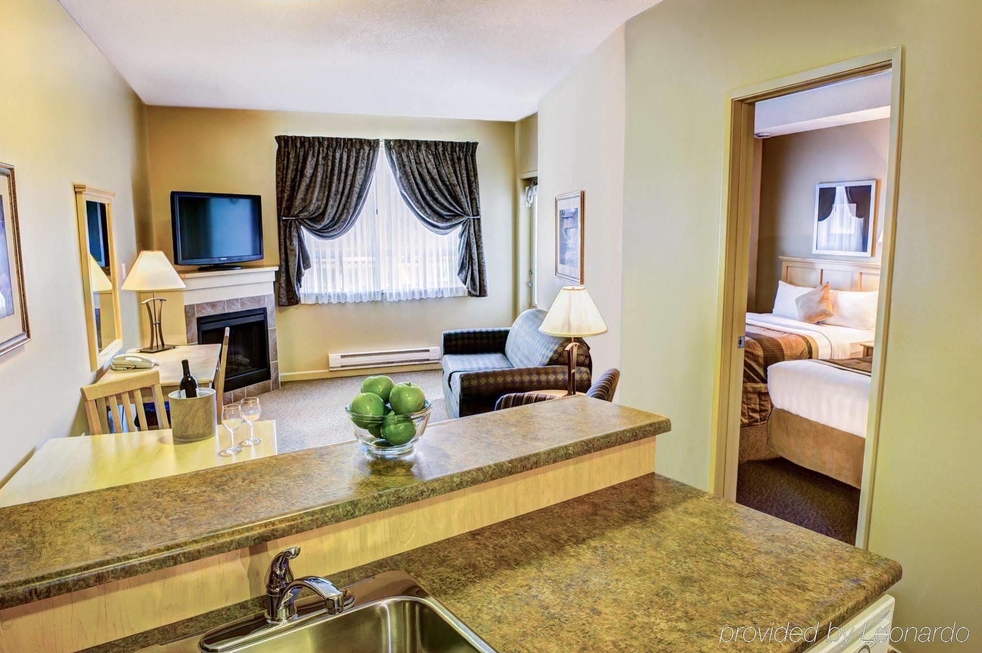 Clearwater Hotel Ltd Fort Mcmurray Bagian luar foto