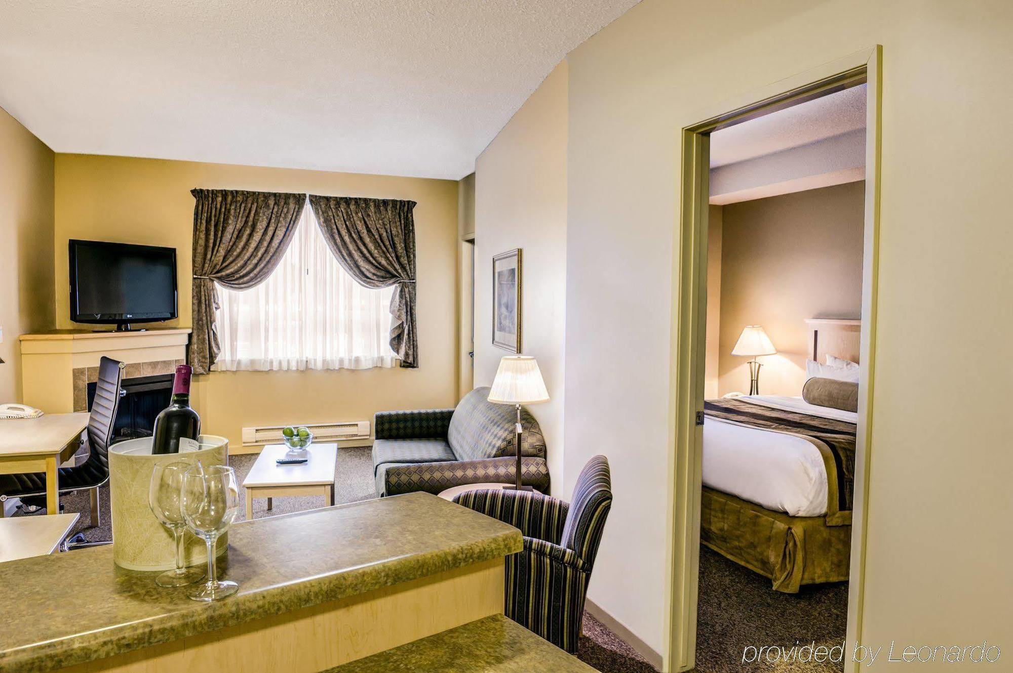 Clearwater Hotel Ltd Fort Mcmurray Bagian luar foto