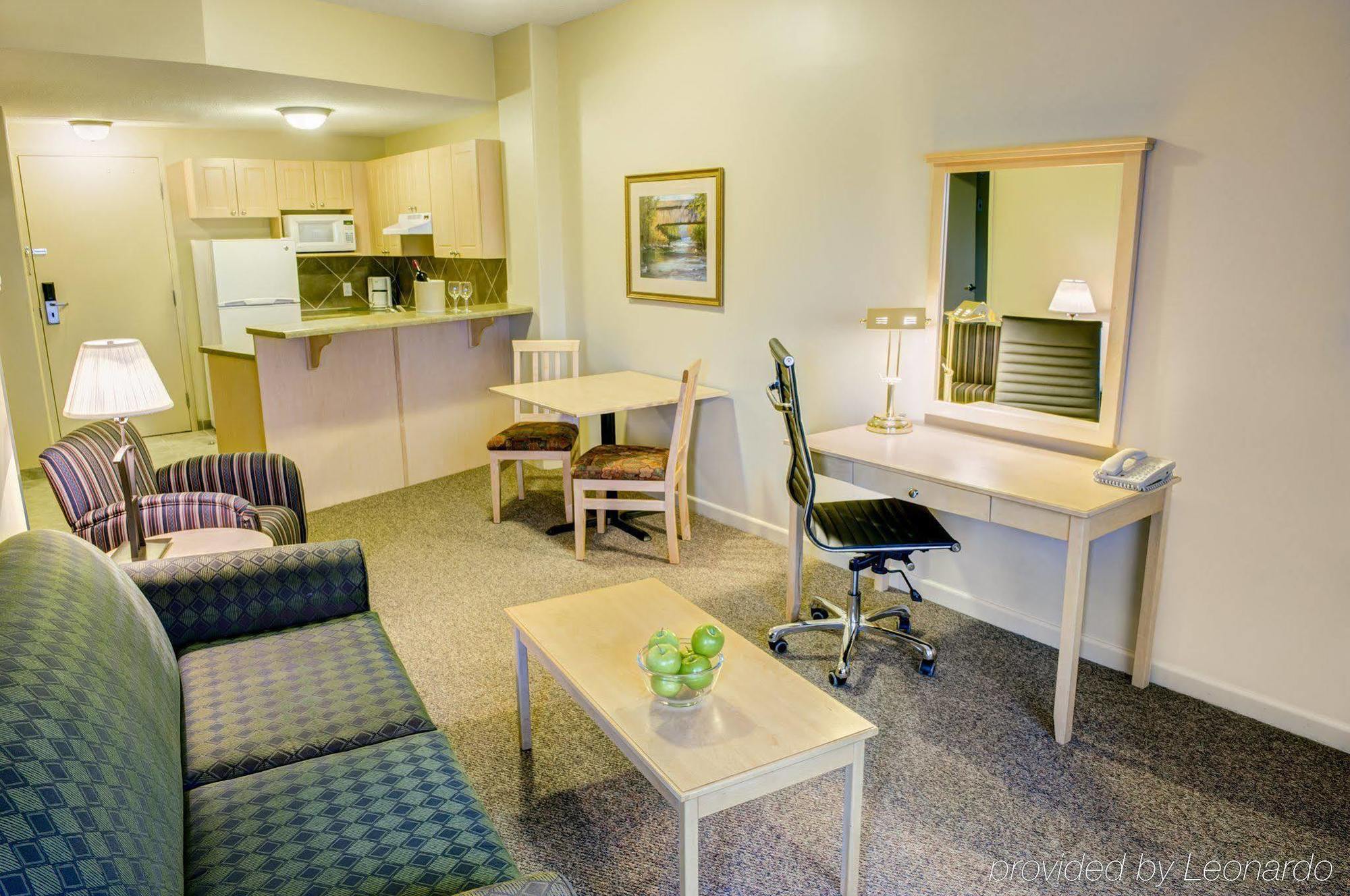 Clearwater Hotel Ltd Fort Mcmurray Bagian luar foto