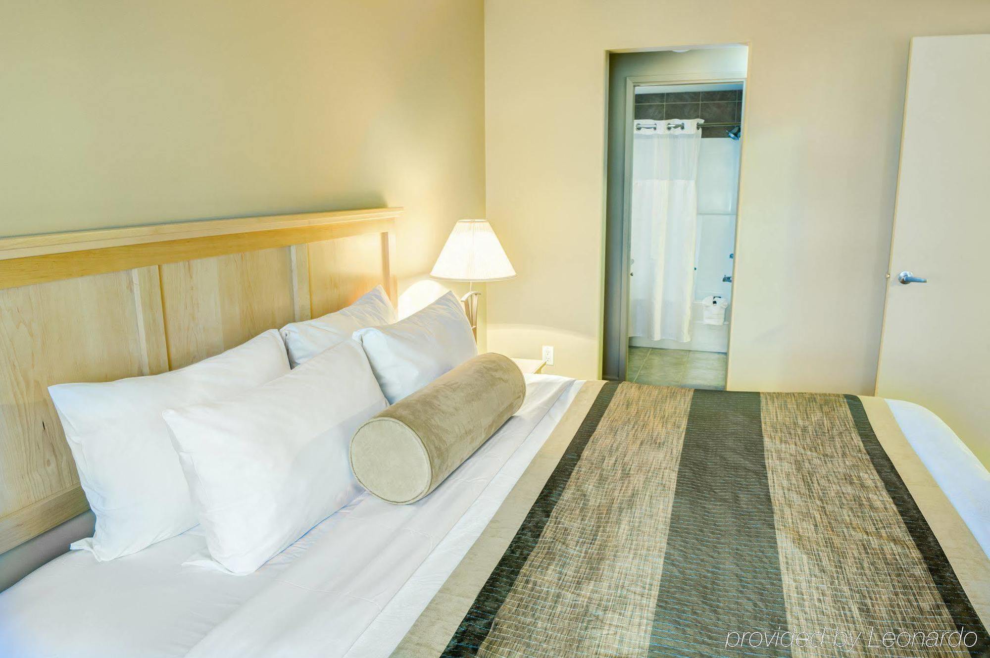 Clearwater Hotel Ltd Fort Mcmurray Bagian luar foto