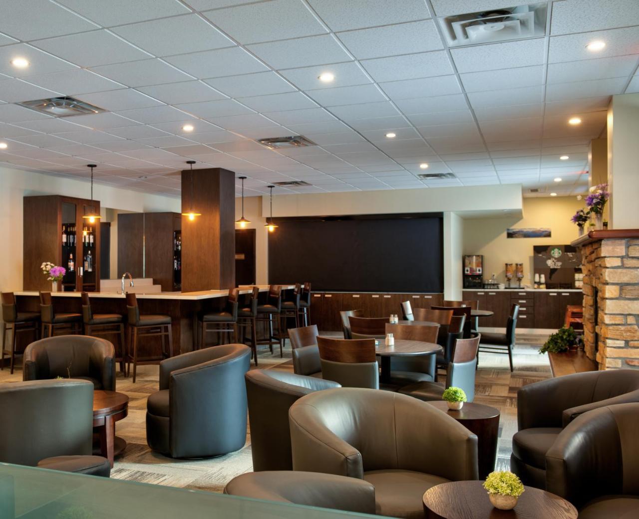 Clearwater Hotel Ltd Fort Mcmurray Bagian luar foto