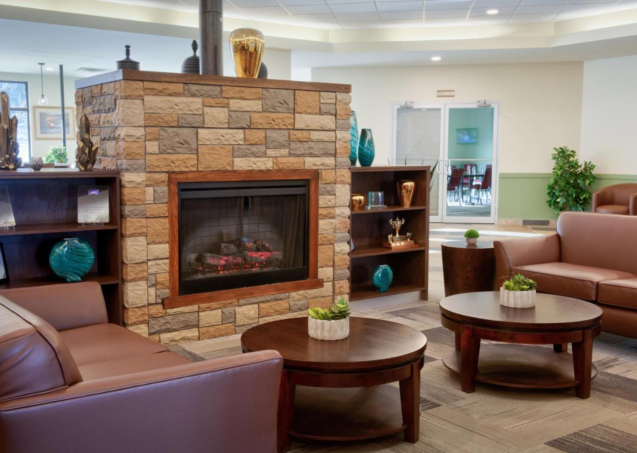 Clearwater Hotel Ltd Fort Mcmurray Bagian luar foto