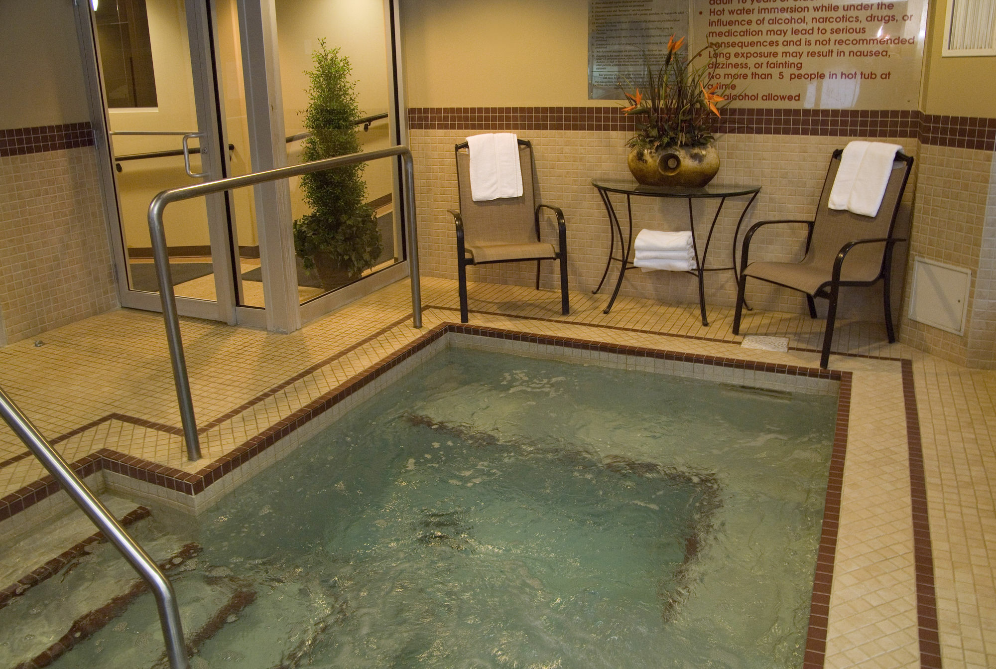 Clearwater Hotel Ltd Fort Mcmurray Bagian luar foto